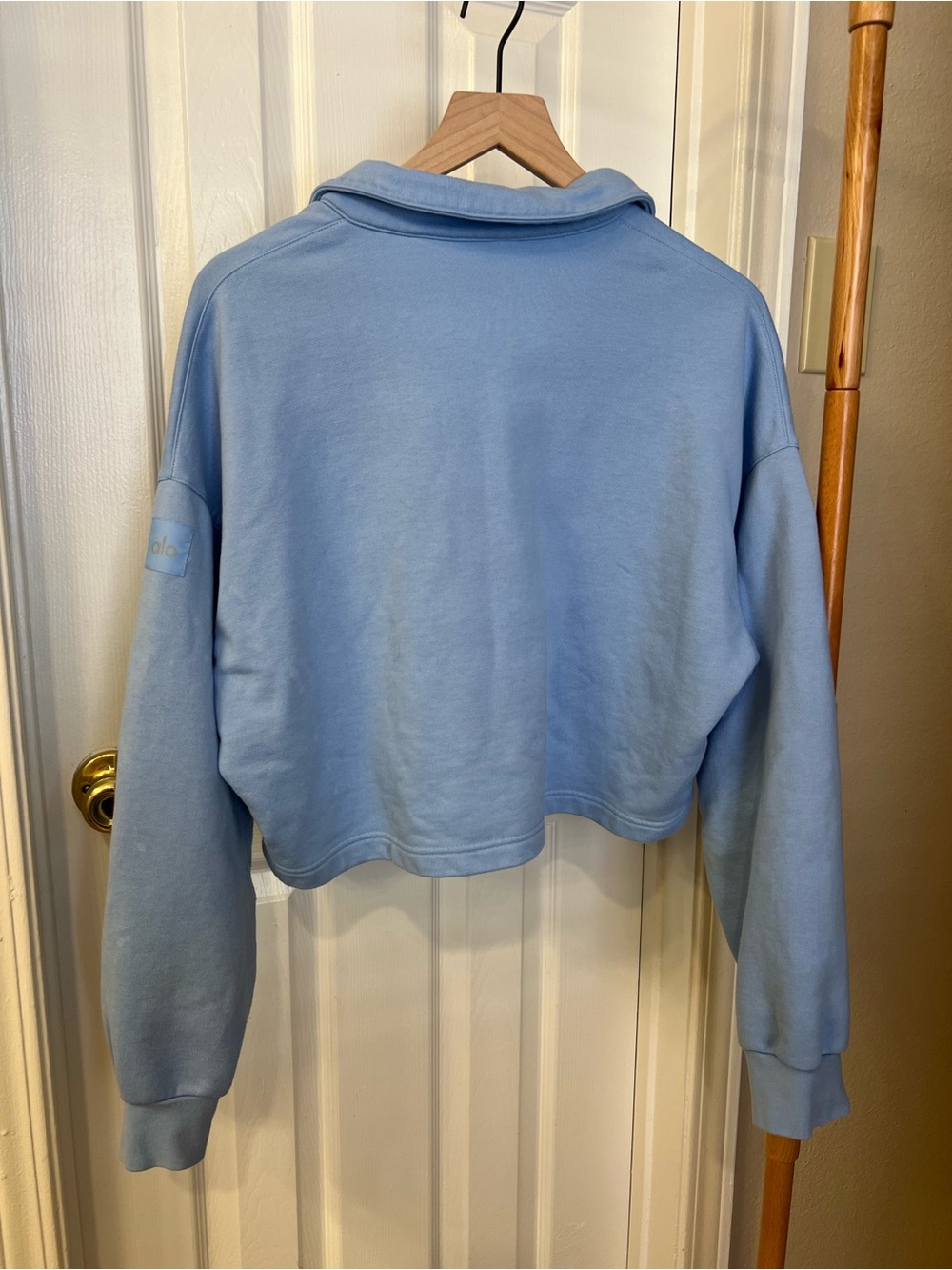 ALO Yoga Light Blue Cropped Polo Sweatshirt - Picture 7 of 9